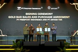 Antam Serap Emas yang Diproduksi Smelter PTFI di Gresik