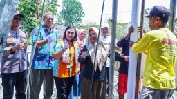 Serah Terima CSR Biopori di Desa Randuboto Sidayu Gresik, Plt Bupati Gresik Sebut Solusi Atasi Sampah Organik