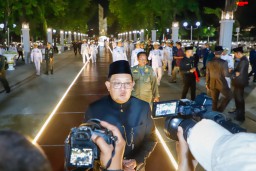 Pimpin Apel Kehormatan dan Renungan Suci Sambut Hari Pahlawan, Pj. Gubernur Adhy Ajak Kontribusi untuk Bangsa Melalui Prestasi dan Inovasi