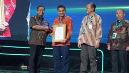 Kado Hari Pahlawan, Pemprov Jatim Raih Empat Penghargaan Bidang Kesehatan dari Kemenkes