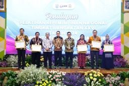 Tutup PKN II BPSDM Jatim, Pj Gubernur Adhy Apresiasi Inovasi Terbaik dan Minta Alumni Jadi Agent Of Change