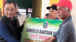 Ribuan Buruh Tani Tembakau dan Buruh Pabrik Rokok di Jombang Terima BLT Bersumber dari DBHCT 2024