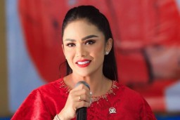 Krisdayanti Sementara Tertinggal Perolehan Suara Dari Nurochman di Pilwali Batu