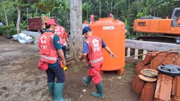 Upaya Kolaboratif Pemenuhan Kebutuhan Air Bersih Bagi Warga Terdampak Banjir Bandang di Jember