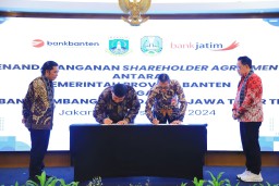 Gubernur Adhy Optimistis Shareholder Agreement Bank Jatim dengan Bank Banten Jadi Peluang Besar Tingkatkan Pembangunan Daerah