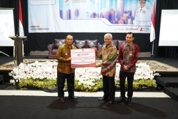 Bank Jatim Serahkan CSR Pengadaan Susu Formula Ke Pemkab Jombang Untuk Cegah Stunting