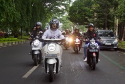 Serunya Riding Akhir Tahun, Simak Tips Berkendara Nyaman dan Cari Aman Bersama Honda