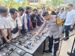 Ops Naratu, Wakapolres Gresik Pimpin Pengecekan Senjata Api Rutin