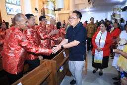 Pastikan Pengamanan Perayaan Natal Siap Siaga, Pj. Gubernur Jatim Bersama Kapolda dan Pangkoarmada II Tinjau 2 Gereja di Surabaya
