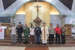 Pastikan Perayaan Natal Berlangsung Aman dan Nyaman, Bupati Gresik Bersama Forkopimda Tinjau Sejumlah Gereja