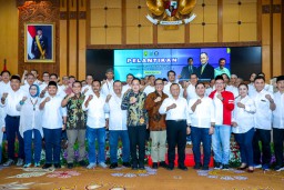 Hadiri Pelantikan PP Kauje, Pj. Gubernur Adhy Sebut Kontribusi Unej Luar Biasa, Alumninya Berprestasi