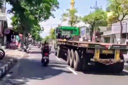 Marak Truk Besar Lewat Jalan Tengah Kota, Dishub Gresik Akan Intensifkan Patroli