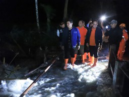 Pj. Gubernur Jatim Gerak Cepat Tinjau Banjir Bandang di Bondowoso, Pastikan Penanganan Berlangsung Cepat dan Tepat