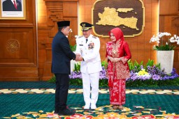 Pj. Gubernur Jatim Kembali Lantik Aries Agung Paewai Sebagai Pj. Wali Kota Batu, Apresiasi Capaian Kinerja
