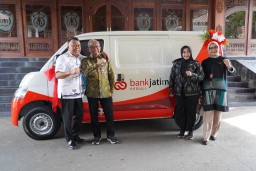 Dorong Pajak dan Pariwisata Daerah, Bank Jatim Salurkan CSR ke Ponorogo dan Sumenep