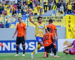 Bangkit di Babak Kedua, Gresik United Hancurkan Persibo 4-2