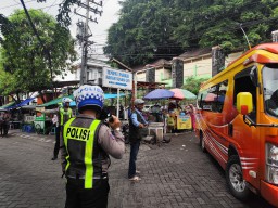 Libur Panjang Imlek dan Isra Mikraj di Gresik Kondusif, Satlantas Polres Gresik Patroli Antisipasi Gangguan Kamseltibcarlantas