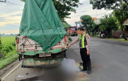 Kecelakaan Tragis di Tuban: Dua Remaja Lamongan Tewas Tabrak Truk Mogok