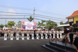 Polres Bojonegoro Gelar Upacara Sertijab Kasat Resnarkoba dan Delapan Kapolsek Jajaran