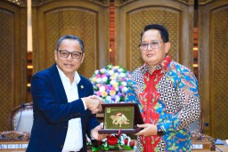 Terima Komisi II DPR RI, Pj. Gubernur Adhy Pastikan Jatim Taati Aturan Terkait Penataan PPPK dan Non-ASN