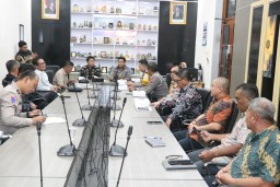 DPRD Gresik Gelar Rapat dengan Kasatlantas dan Pengusaha Dump Truk: Tegaskan Kepatuhan Jam Operasional