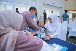 Jalani Tes Kesehatan Jelang Pelantikan, Gubernur dan Wagub Jatim Terpilih Dipastikan dalam Kondisi Sehat