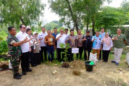 PWI Gresik Tanam 400 Pohon di Ngargosari Bersama Stakeholder, Wujud Nyata Kepedulian Terhadap Lingkungan