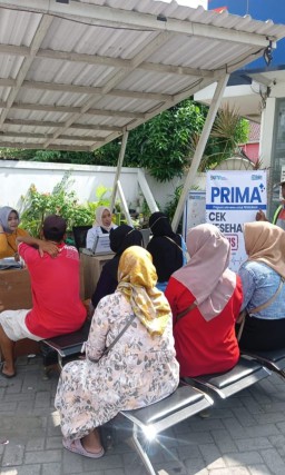 Tingkatkan Pola Hidup Sehat, BRI Unit Kedamean Gelar Cek Kesehatan Gratis