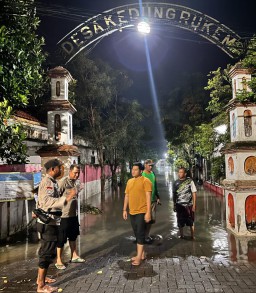 Ketua DPRD Gresik Minta Penambahan Dapur Umum untuk Korban Banjir