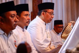 Ziarah Wali, Wabup Asluchul Alif Kenang Perjuangan Leluhur dalam HUT Gresik