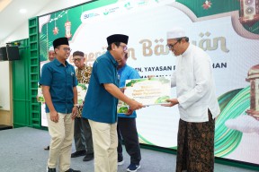 Hadirkan Suka Cita Ramadan, Petrokimia Gresik Salurkan Bantuan Rp 682,5 Juta untuk 139 Tempat Ibadah dan Lembaga Sosial
