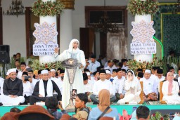 Ribuan Masyarakat Jatim Guyub Rukun Ikuti Tasyakuran dan Doa Bersama dengan Gubernur Khofifah
