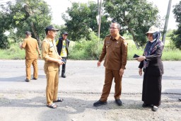 Jalan Rusak Kedungsumber-Babatan Balongpanggang Kabupaten Gresik Mulai Diperbaiki
