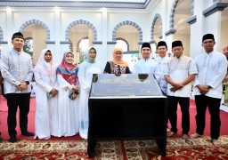 Gubernur Khofifah Resmikan Masjid KHAS Krampyangan, Optimistis akan Menjadi Pusat Edukasi Keislaman di Kota Pasuruan