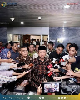 Menteri Nusron Masuk Dalam Daftar Lima Menteri Kabinet Merah Putih dengan Kinerja Terbaik