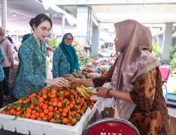 Ketua TP PKK Jatim Sebut Bazar Meriah Ramadan sebagai Ikhtiar Kendalikan Harga Sembako Jelang Hari Raya