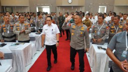 Sekda Adhy Pastikan Pemprov Jatim Siap Hadapi Angkutan Lebaran 2025