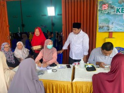 Ketua DPRD Gresik Sosialisasikan Alur Layanan Kesehatan dan Gelar Cek Kesehatan Gratis Bersama Klinik Mabarrot Hasyimiyah
