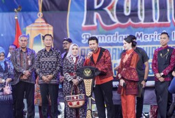 Fashion Parade Season III, Panggung Ekspresi Ekonomi Kreatif Lamongan