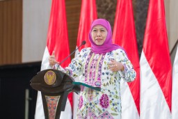 Gubernur Khofifah Tekankan Pengusaha di Jatim Bayar THR Pekerja/Buruh Maksimal H-7 Lebaran