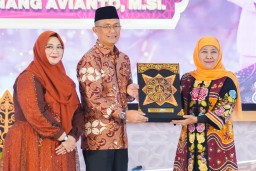 Gubernur Khofifah Hadiri Kenal Pamit Kapolda Jatim, Komjen Pol Imam Sugianto dan Irjen Pol Nanang Avianto
