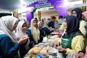 Petrokimia Gresik Gelar Bazar Lontar Ramadan, Dukung UMK dan Ekonomi Kerakyatan