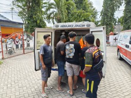 Pria Asal Ajung Jember Ditemukan Tewas Bersimbah Darah di Rumah Kontrakan Neneknya