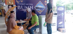 Posko Mudik BUMN SGN di Stasiun Gubeng Diminati Pengunjung