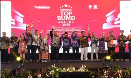 Empat BUMD Berprestasi, Bupati Jombang Warsubi Dianugerahi Penghargaan TOP Pembina BUMD 2025