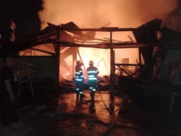 Akibat Bakar Sampah, Gudang Mebel di Bojonegoro Ludes Terbakar