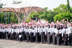 2.122 ASN Lamongan Resmi Terima SK Pengangkatan, Bupati Yes Tekankan Pelayanan Publik Berkualitas