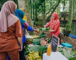 Pasar Kebun Saroka, Menyusuri Jejak Kuliner dan Tradisi Madura di Saronggi Sumenep