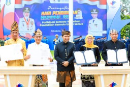 Hardiknas 2025: Gubernur Khofifah Tegaskan Komitmen Pendidikan Inklusif, Luncurkan Paket Kebijakan Rp126 Miliar dan Jamin SPMB Berintegritas