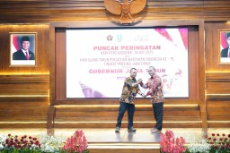 Bank Jatim Raih Penghargaan PWI Jatim atas Komitmen Dukung UMKM di HPN 2025